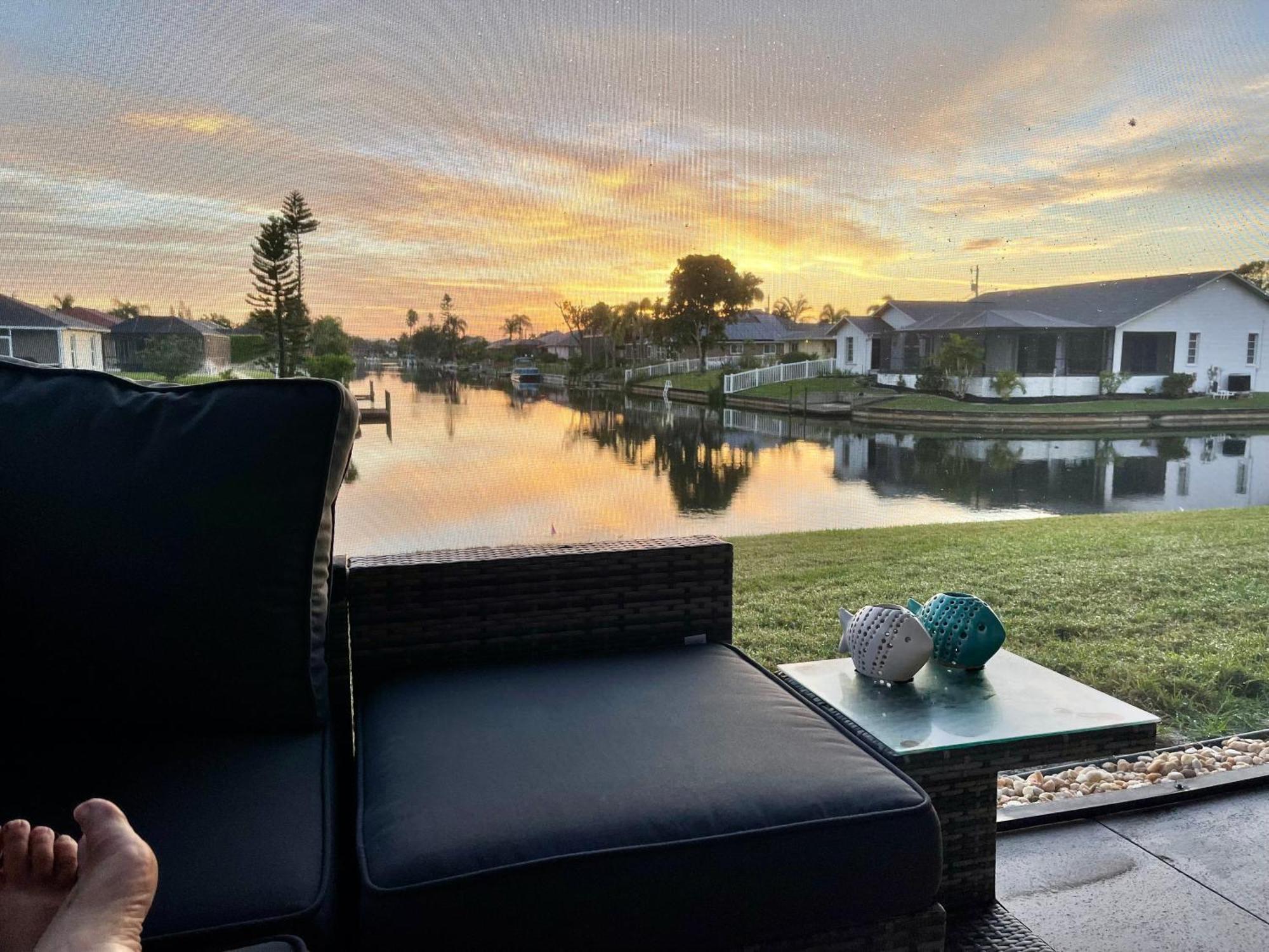 Serenity Waterfront Villa With King Suite, Private Pool, Great Lanai Enclosure And Long Water Views Cape Coral Dış mekan fotoğraf