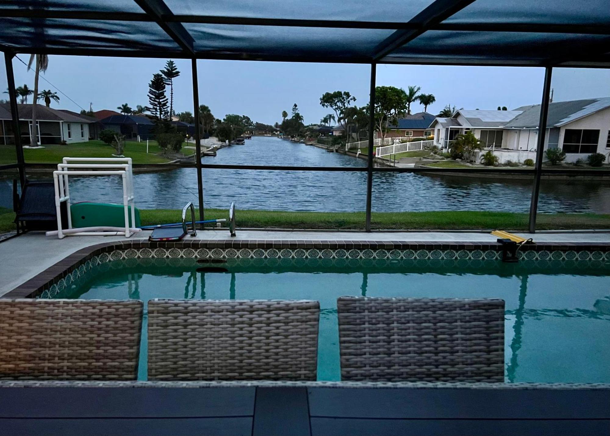 Serenity Waterfront Villa With King Suite, Private Pool, Great Lanai Enclosure And Long Water Views Cape Coral Dış mekan fotoğraf